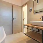 Modern With Private Pool In プーラ