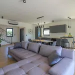 Modern With Private Pool In ヴィラ *