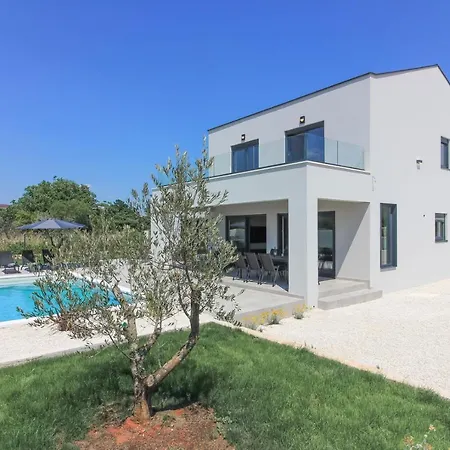 וילה Modern With Private Pool In פולה