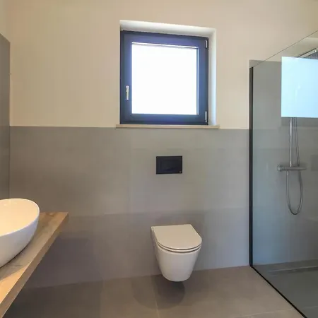Modern With Private Pool In פולה