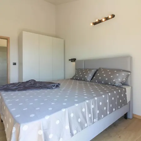 Modern With Private Pool In וילה פולה