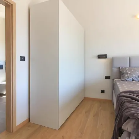 Modern With Private Pool In וילה *