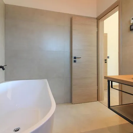 Villa Modern With Private Pool In Pula