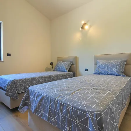 Villa Modern With Private Pool In Pula