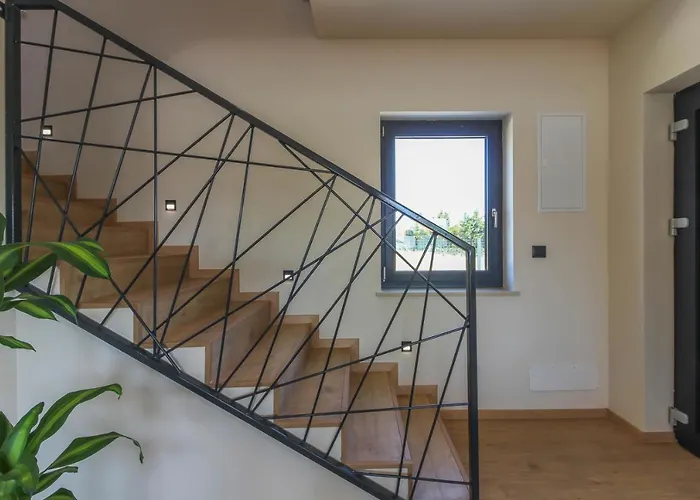 Modern With Private Pool In *