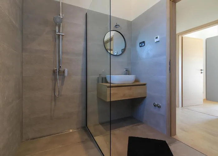 Modern With Private Pool In *