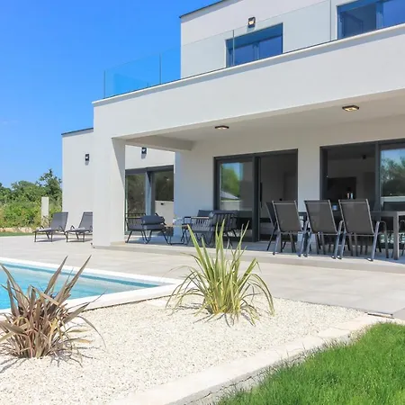 Modern With Private Pool In Villa Pula