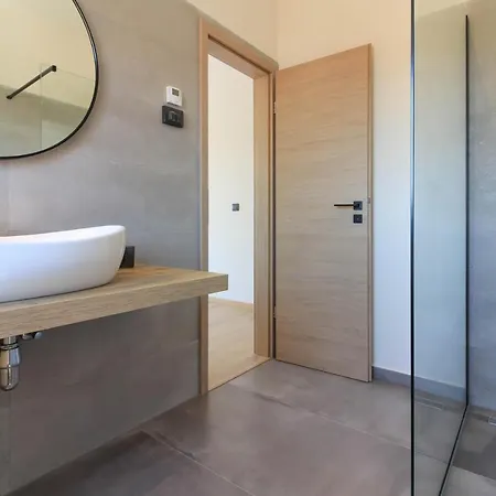 Villa Modern With Private Pool In Pula