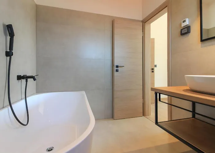 빌라 Modern With Private Pool In 풀라