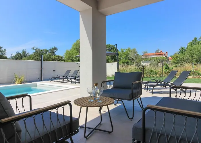 Modern With Private Pool In * 풀라