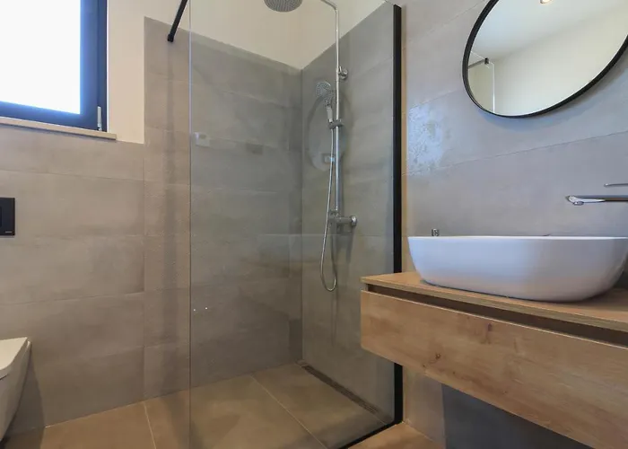 빌라 Modern With Private Pool In 풀라