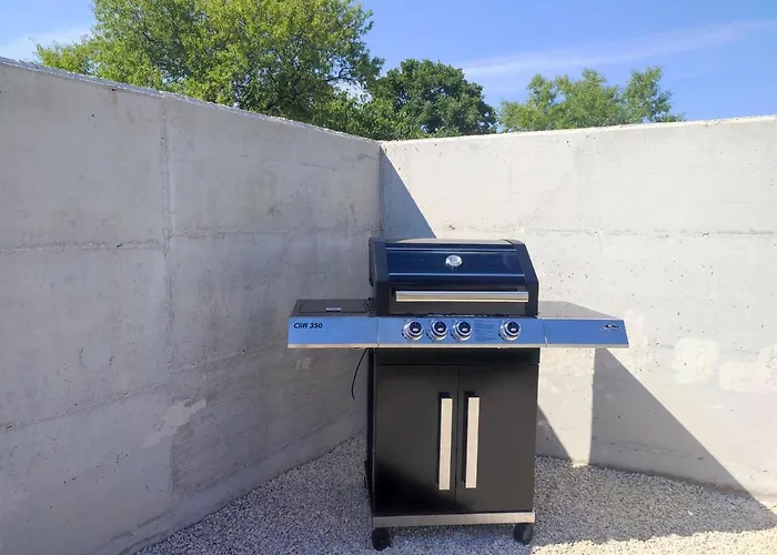 빌라 Modern With Private Pool In 풀라